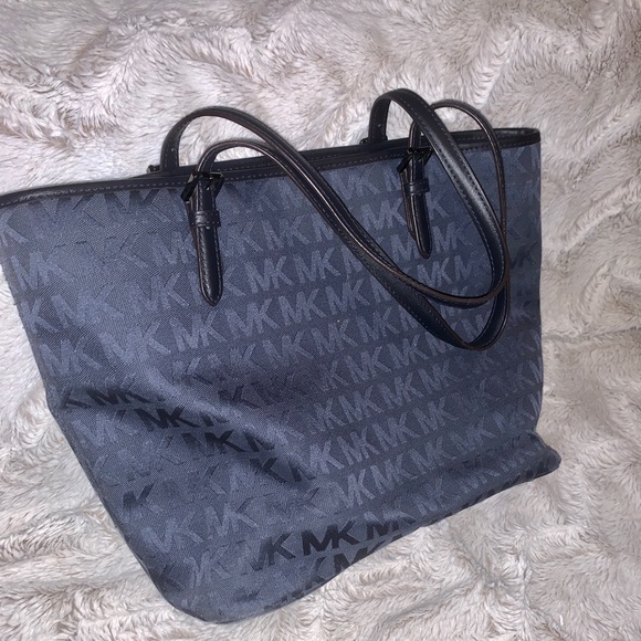 MK purse - Picture 3 of 3